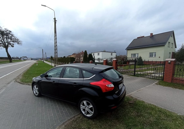 Ford Focus cena 23900 przebieg: 142896, rok produkcji 2013 z Chęciny małe 466